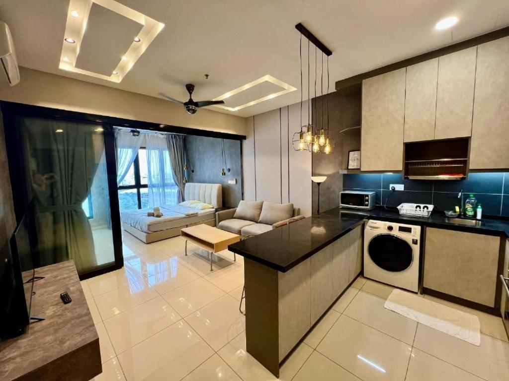 Highpark Suites In Petaling Jaya, Kelana Jaya By Plush Kampong Baharu Sungai Way Εξωτερικό φωτογραφία